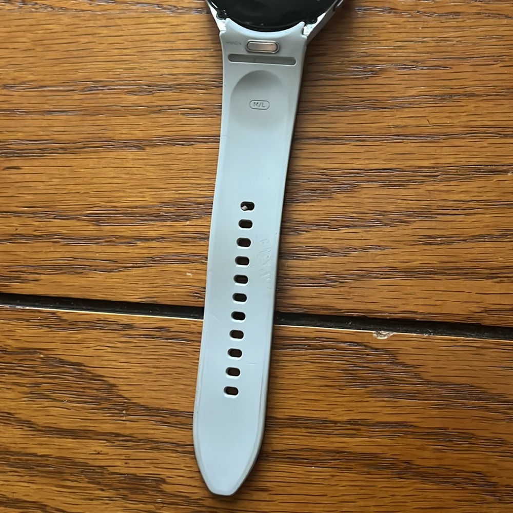 Samsung Galaxy Smart Watch - Silver Band 20mm. SN: R965U Sapphire Crystal LTE - Picture 7 of 8